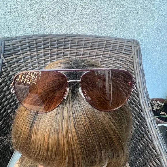 QUAY AUSTRALIA HIGH KEY TWIST SUNGLASSES - Picture 4 of 11